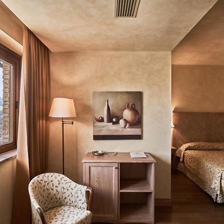 Borgo Lanciano Hotel Castelraimondo Exterior photo