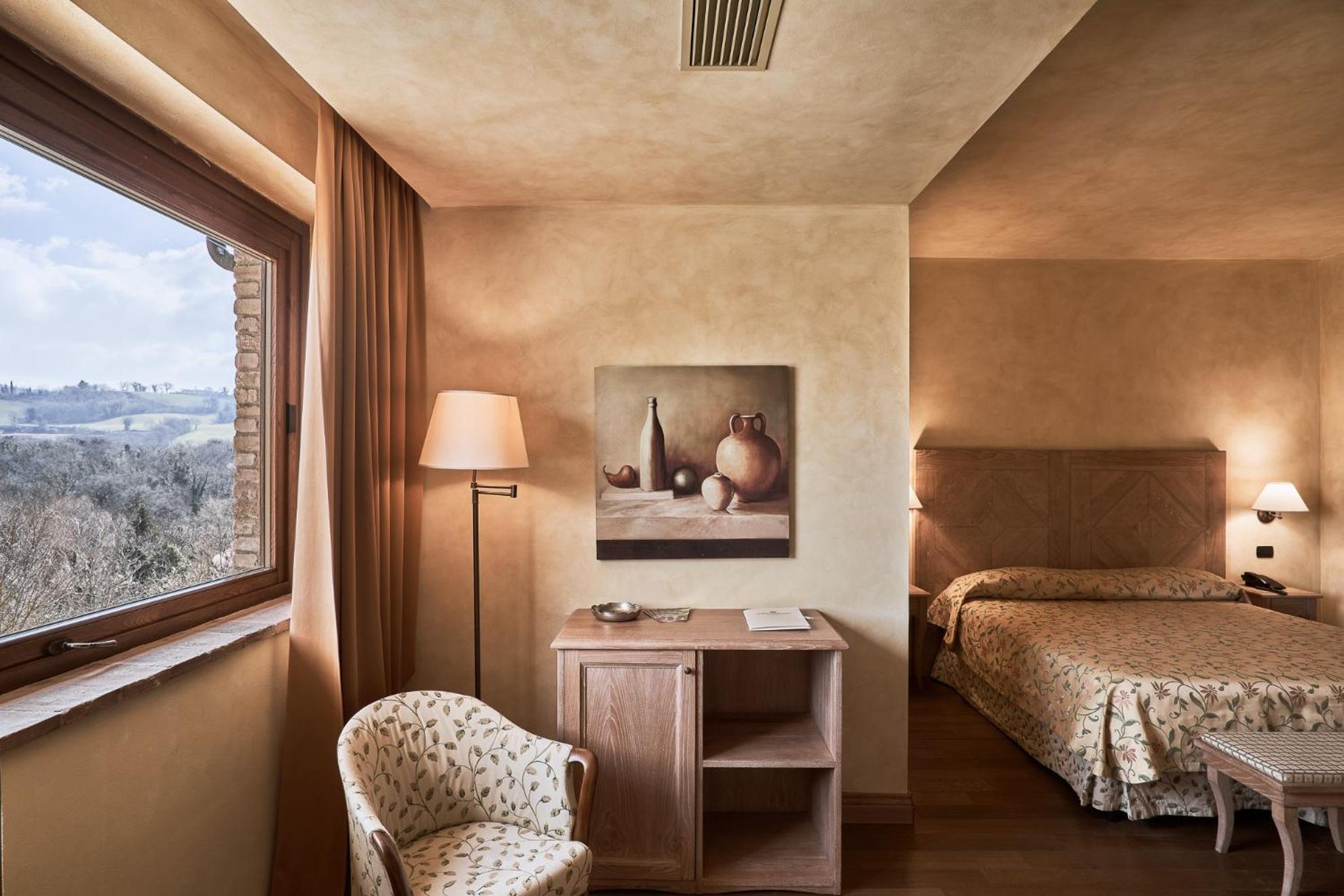 Borgo Lanciano Hotel Castelraimondo Exterior photo