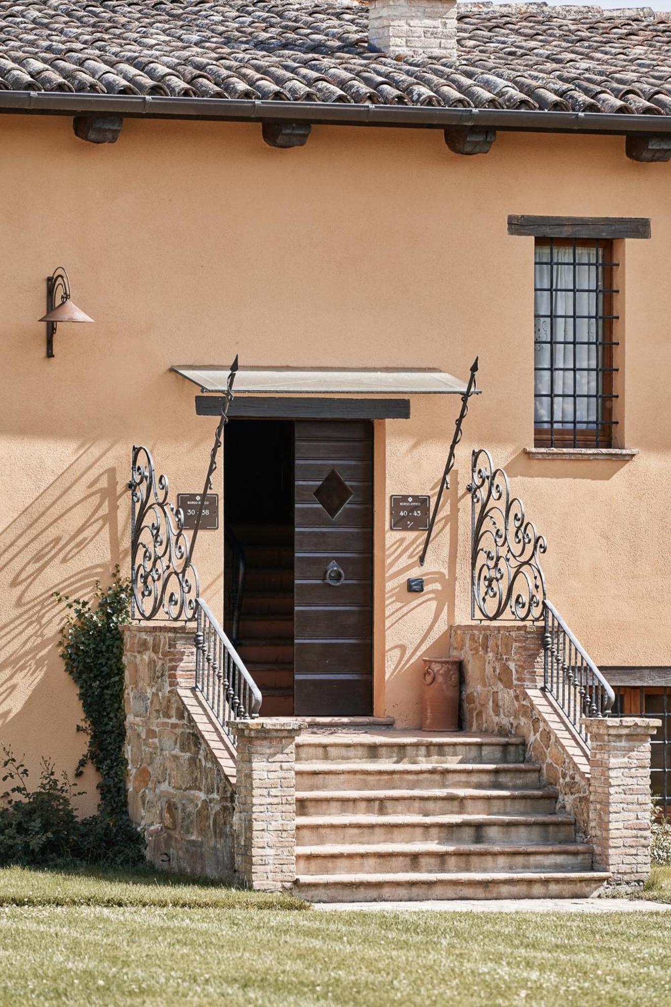 Borgo Lanciano Hotel Castelraimondo Exterior photo