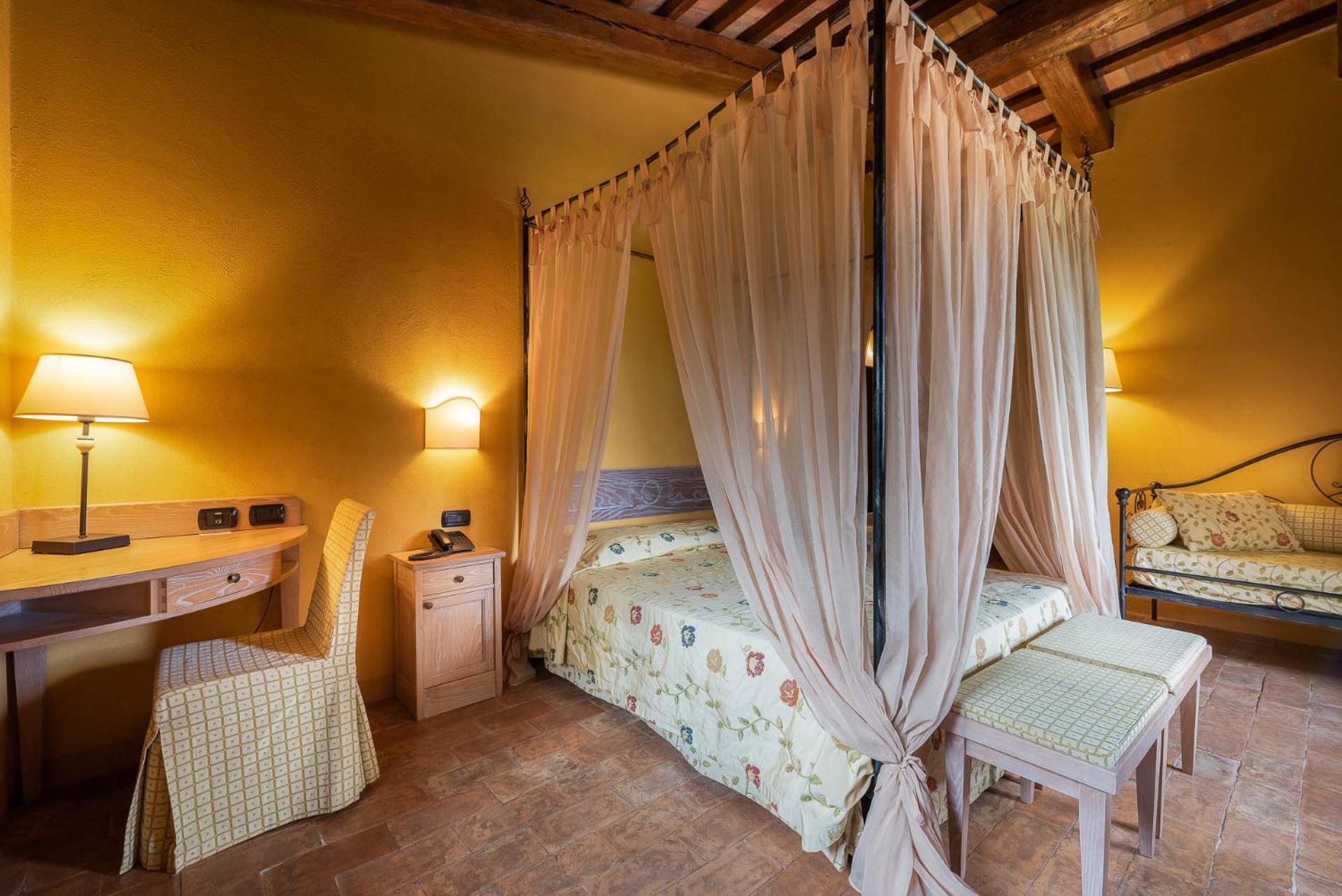 Borgo Lanciano Hotel Castelraimondo Exterior photo